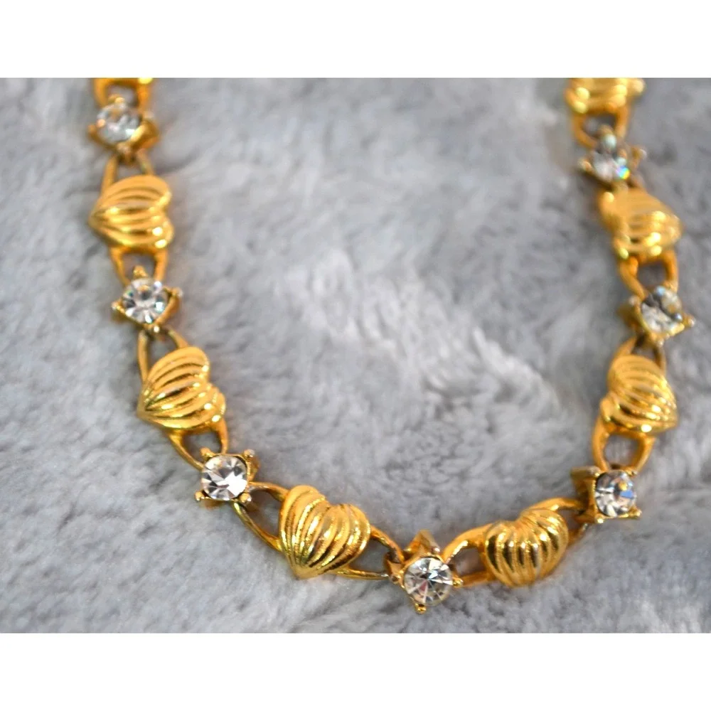Vtg Avon Gold Tone Bracelet Textured Ridged Hearts Clear Rhinestone Crystals 8